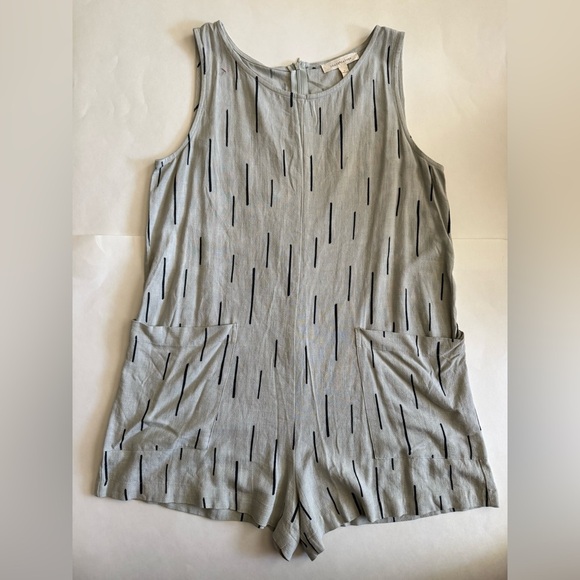 Grade & Gather Gray Sleeveless Romper Size M - Picture 3 of 9